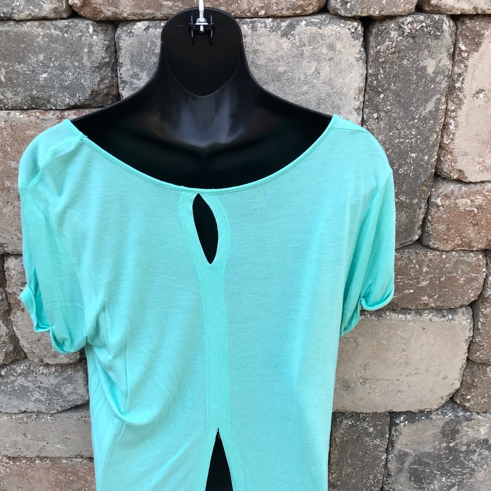 ✅Deal Beautiful aqua blouse - Picture 2 of 2